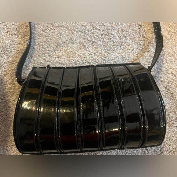 LISETTE PATENT LEATHER POCKETBOOK. - Picture 5 of 6